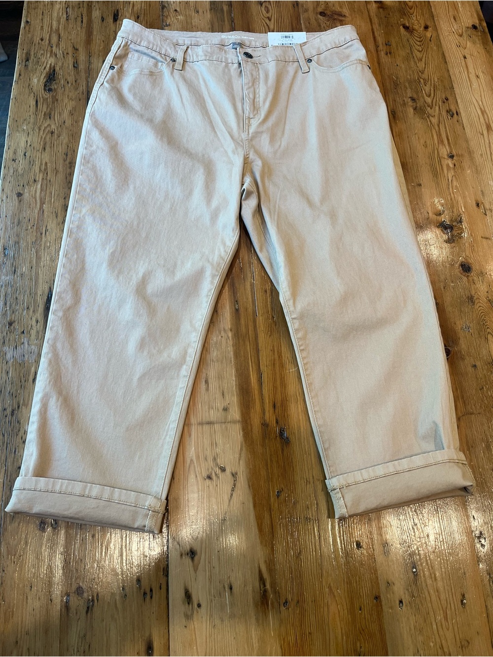 Women’s Curvy Capri in Light Khaki Minimalist Classic NWT - Picture 3 of 8